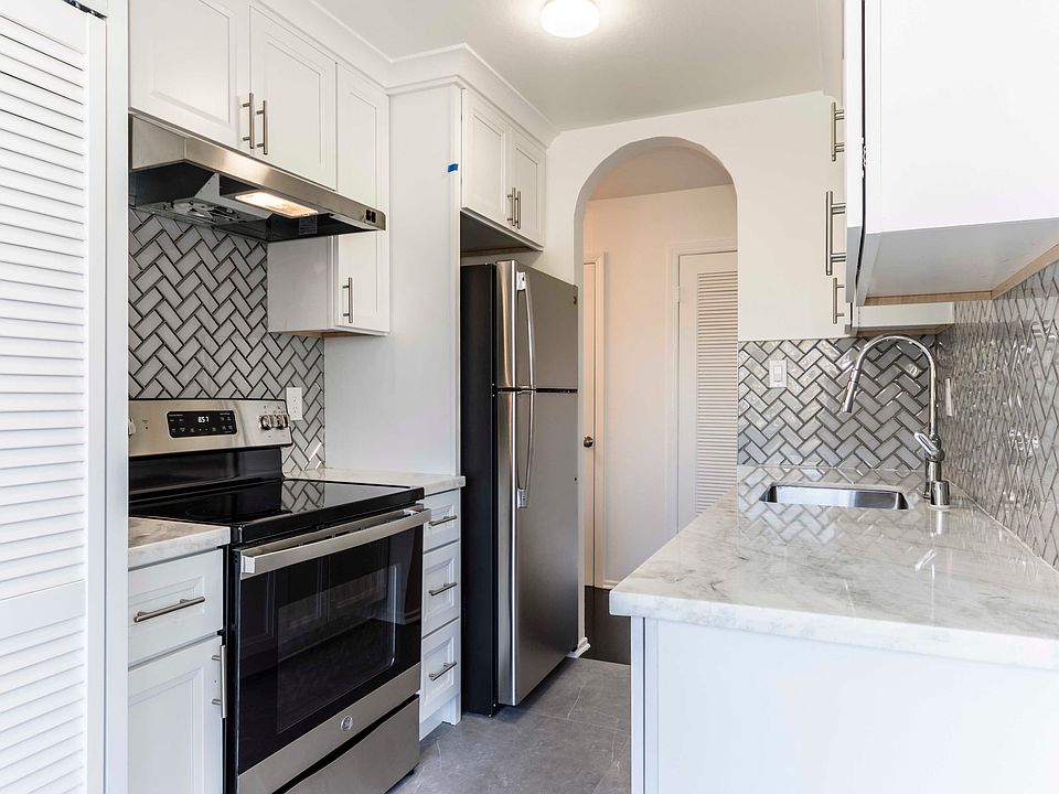 1st image of 2635 Fillmore St APT 205