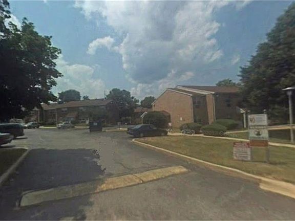 3rd image of 1900 Southway Dr