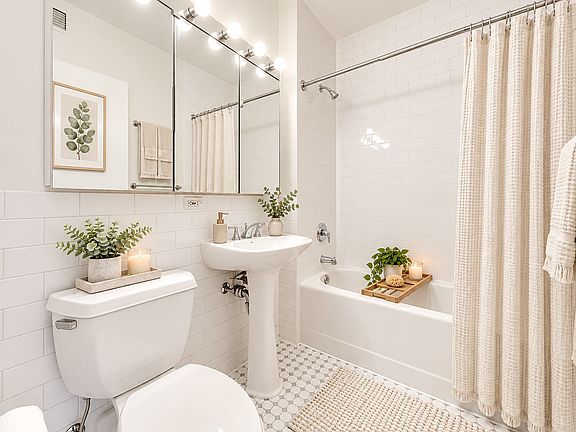 4th image of 90 Washington St APT 8T