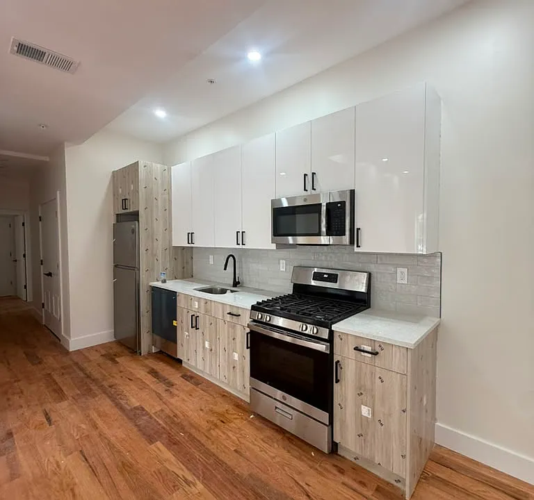 280 6th Ave W