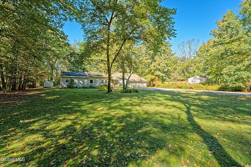 4th image of 156 Edie Road