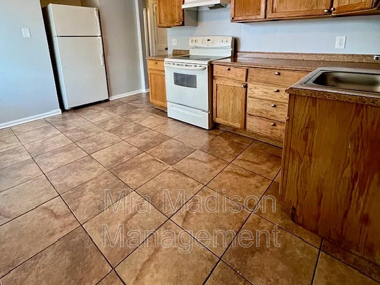 2522 Semken Ave #D — Photo 4