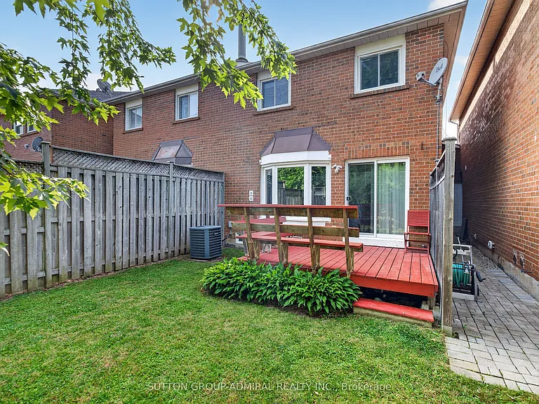 14 Mullis Cres — Photo 38