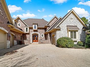 11904 Heritage Dr, Burr Ridge, IL 60527