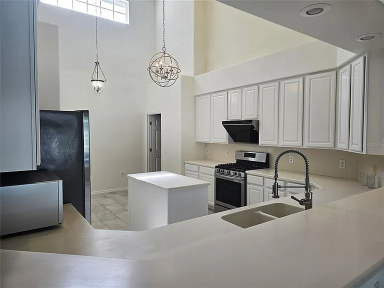 8427 Sailing Loop — Photo 10