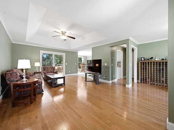 4th image of 109 Kerry Gibbons Dr