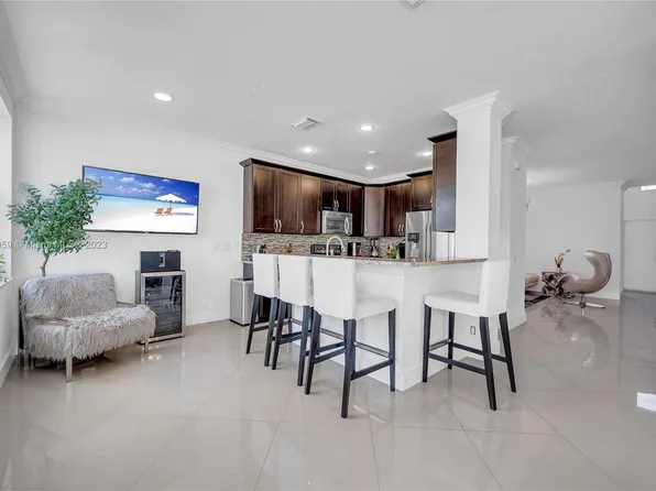 1049 Thistle Creek Ct, Fort Lauderdale, FL 33327