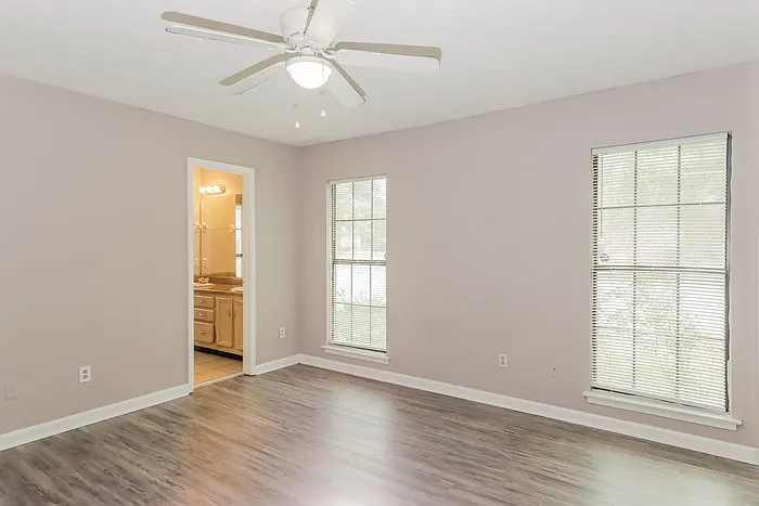 1024 Countryside Ln — Photo 6