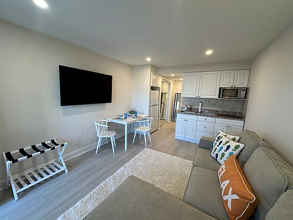 2nd image of 9201 Atlantic Ave APT 4