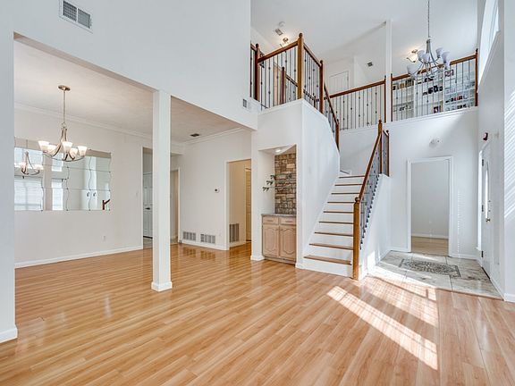 4th image of 7833 Hardwick Ct