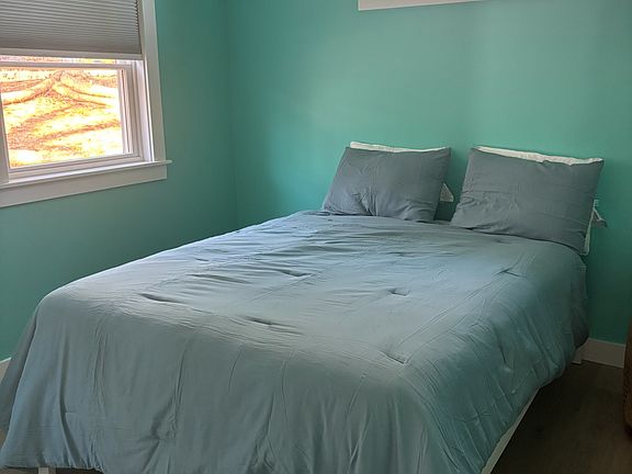 Bedroom 2 with Queen Bed