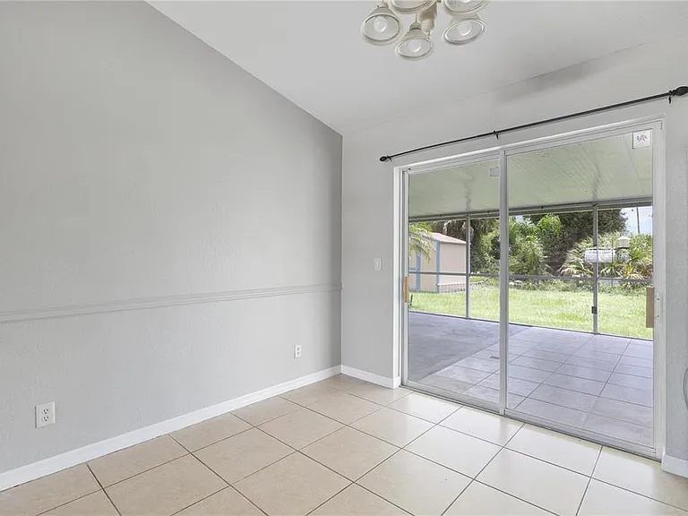 2745 Nellie Ln — Photo 15