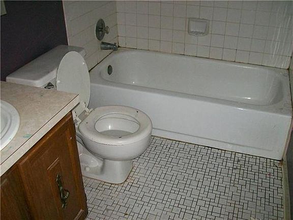 5th image of 15003 Catalpa Ct