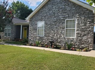 10 Summer Valley Ct, Greer, SC 29651