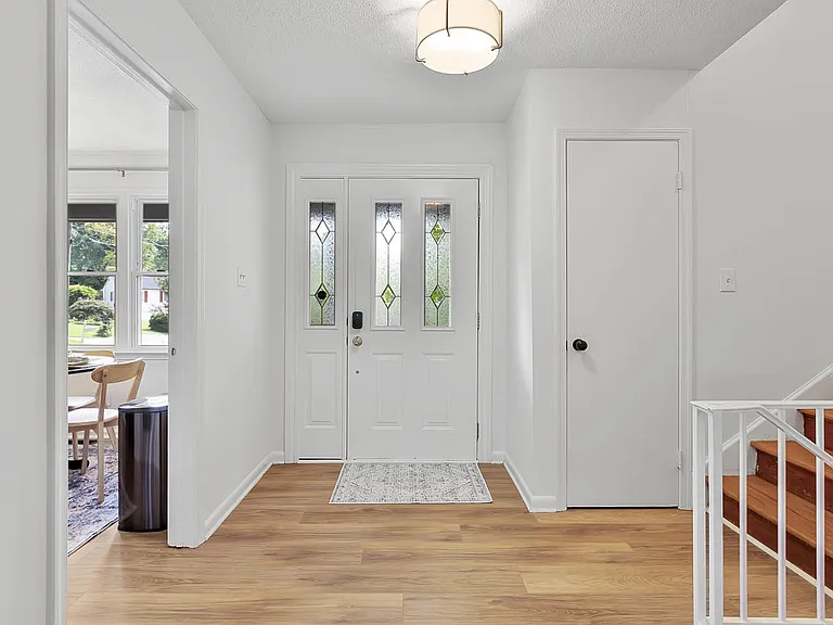 4005 Lehigh Ct — Photo 10