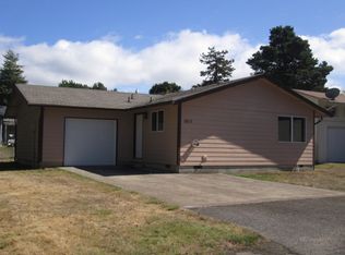 1015 SE Lundy Ln, Waldport, OR 97394