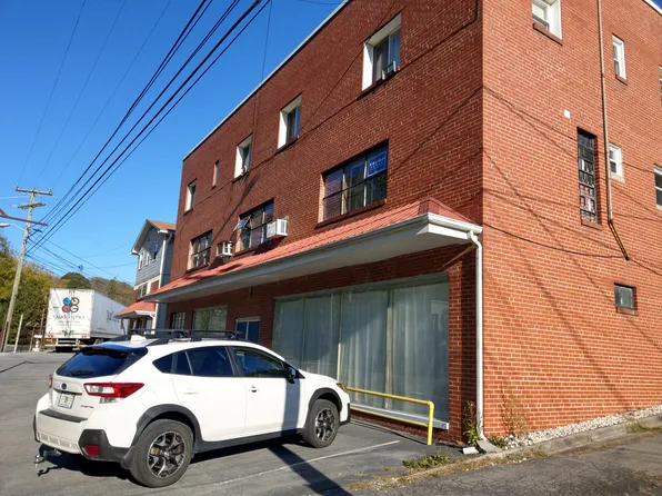 512 N Main St #1, Marion, VA 24354