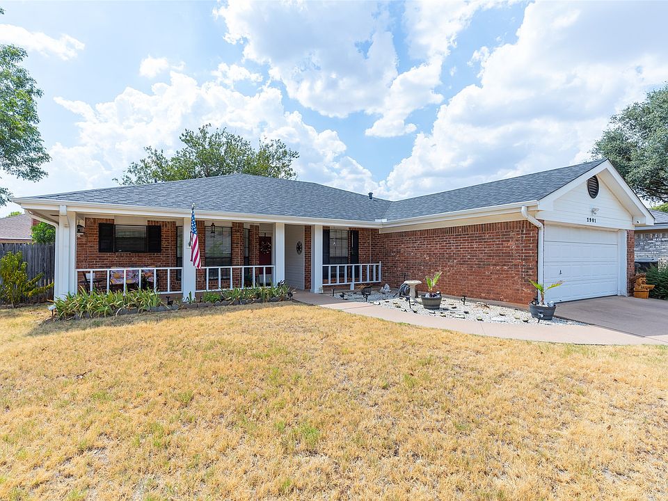 1st image of 2901 Oak Ridge Ct