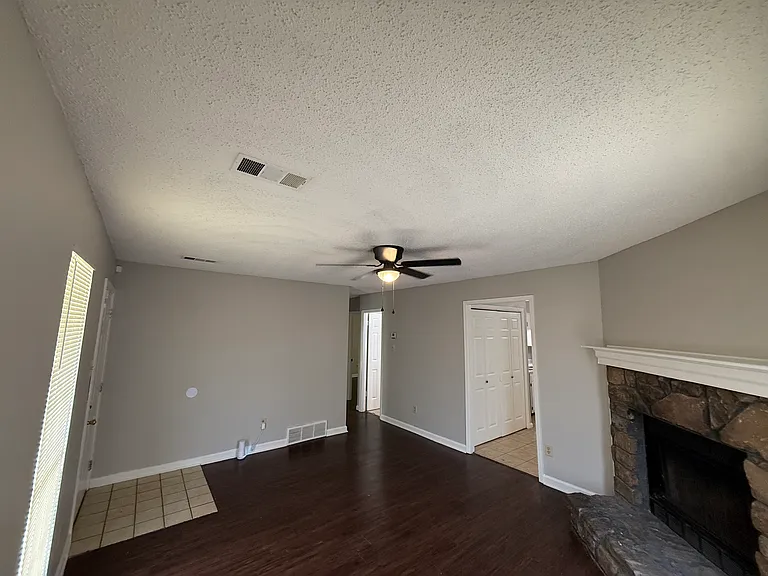 480 Elmfield Cv — Photo 4