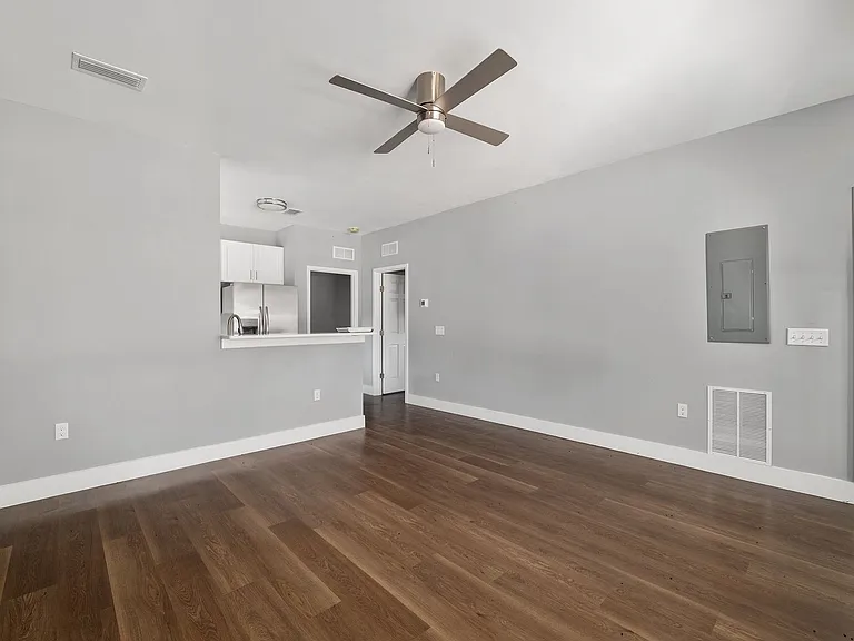 422 NW 3rd Ave — Photo 10