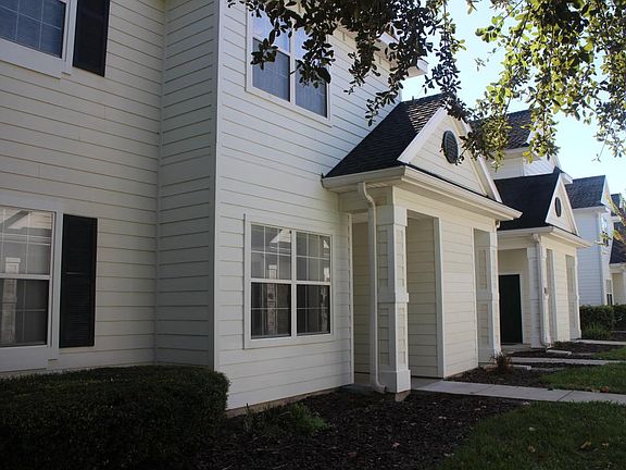 3rd image of 1300 Eastern Pecan Pl Unit 108