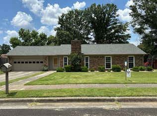 10303 Parliament Dr SW, Huntsville, AL 35803