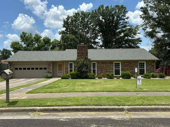 10303 Parliament Dr SW, Huntsville, AL 35803