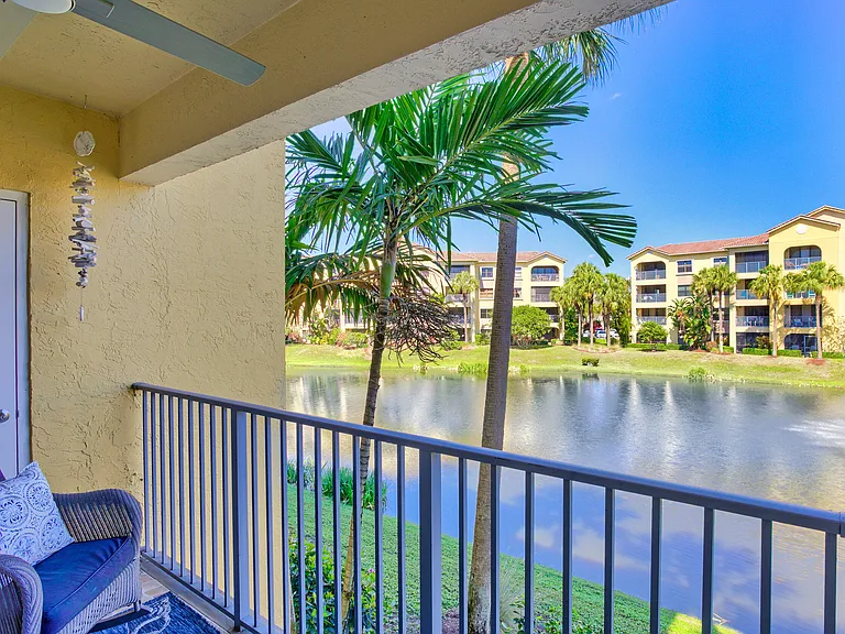 400 Uno Lago Dr #204 — Photo 34