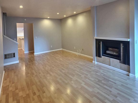 3rd image of 661 W Garland Ter