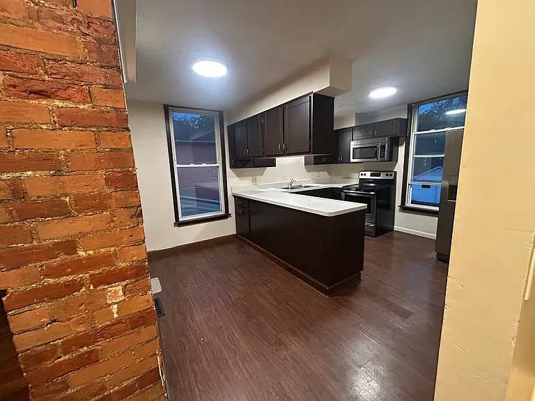 2031 Greenup St #2 — Photo 16