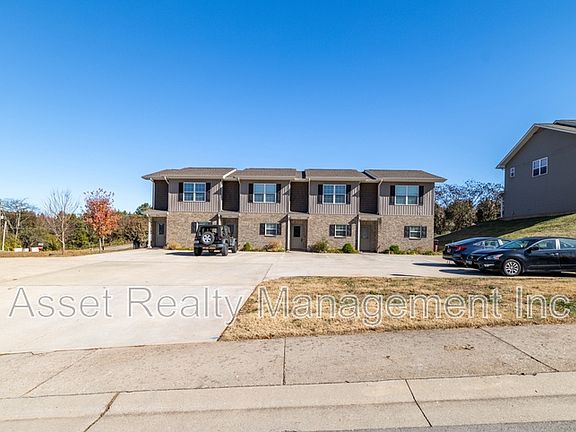 3rd image of 936 Warrior Hill Dr #1