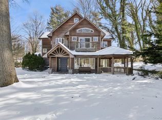 85 Cove Road, Oyster Bay Cove, NY 11771