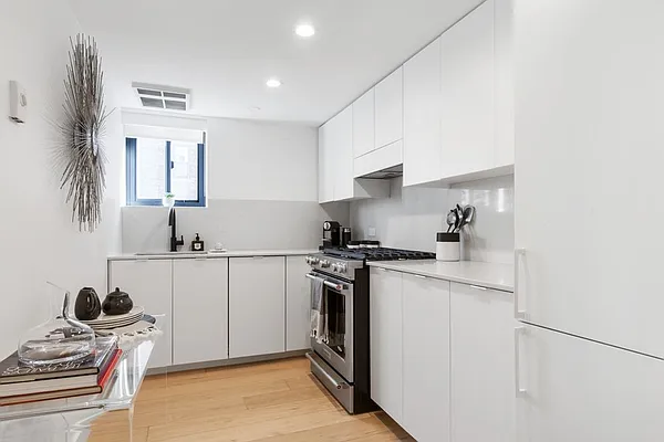 Rented by Greystar | media 2