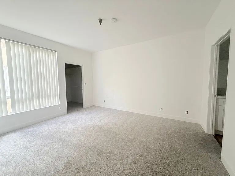 Perfectly situated 2 bedroom and 2 bathroom ! — Photo 9