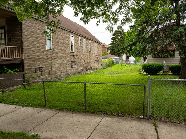8540 S Mackinaw Ave, Chicago, IL 60617
