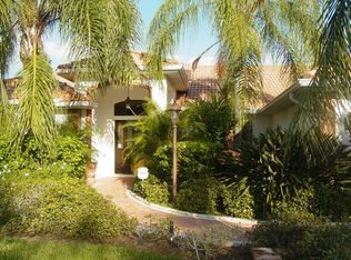 4855 Oak Pointe Way, Sarasota, FL 34233