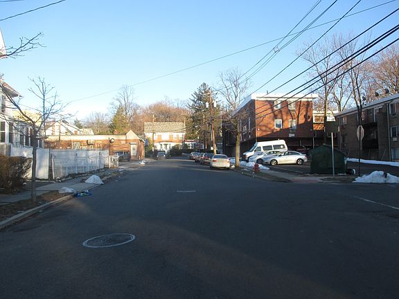 5th image of 515 Argyle Ave