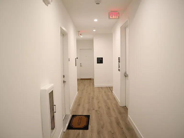 Bunker Heights Apartments — Photo 12