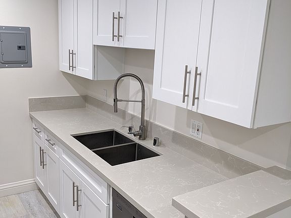 5th image of 1019 6th St #7