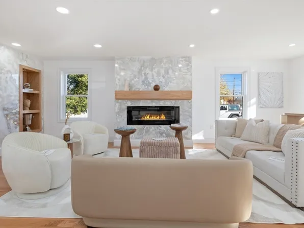 9 Nyack St, Watertown, MA 02472
