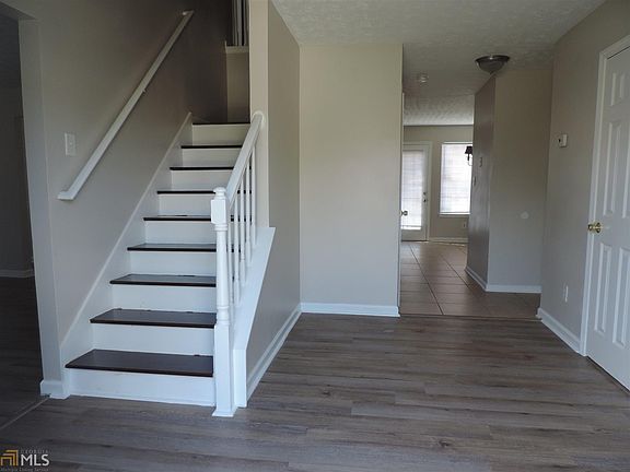 2nd image of 2529 Meadow Brooke Ct