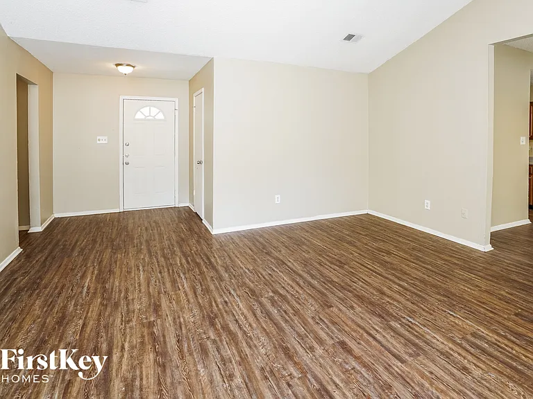 2306 Cranberry Cir — Photo 4