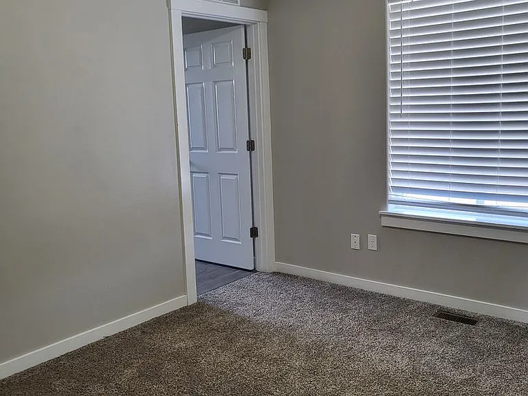 11913 Sanderling Ct — Photo 7