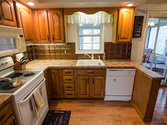 2nd image of 2917 Dartmouth Dr