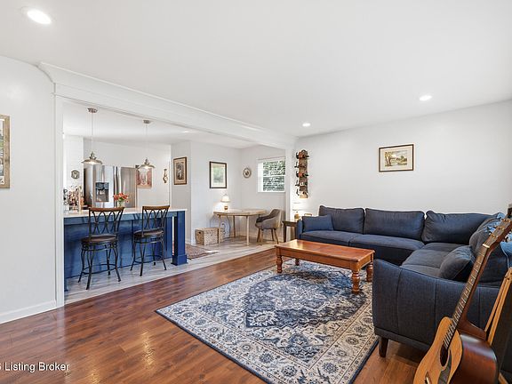 3rd image of 1524 Stonewall Way