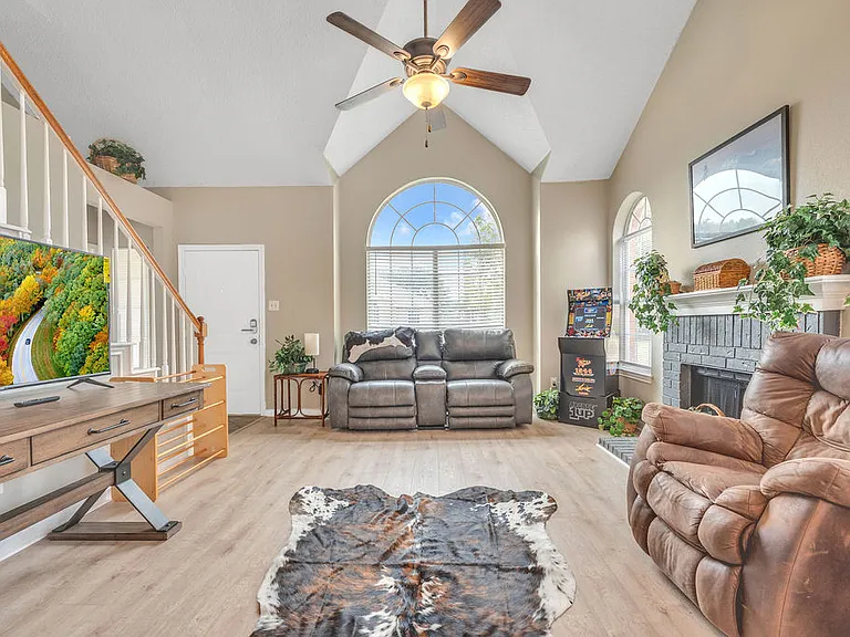 10304 Concord Dr — Photo 9