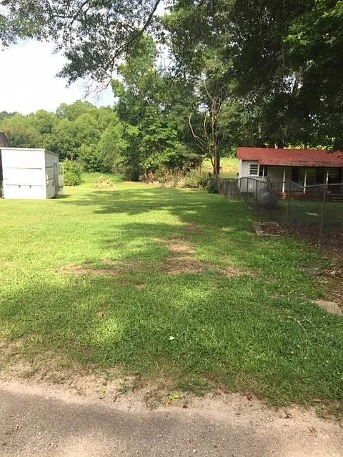 171 Cherokee Dr photo 1