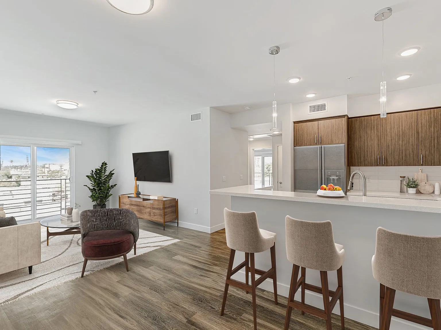 Moderno Luxury Living East — Photo 1
