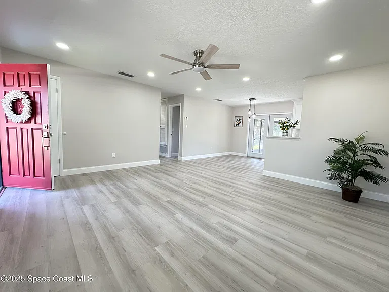 922 Carolina Ave S — Photo 4