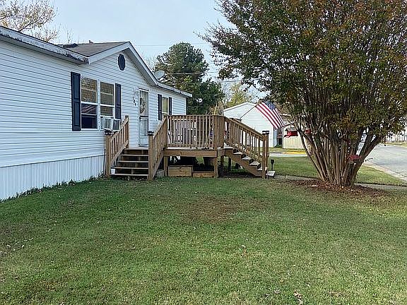 5th image of 104 Lyttle Dr